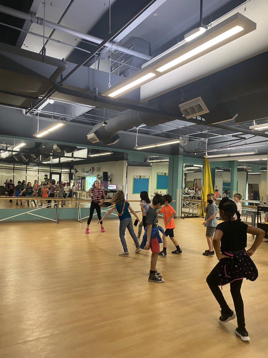 Mrs. Ruiz tweet media