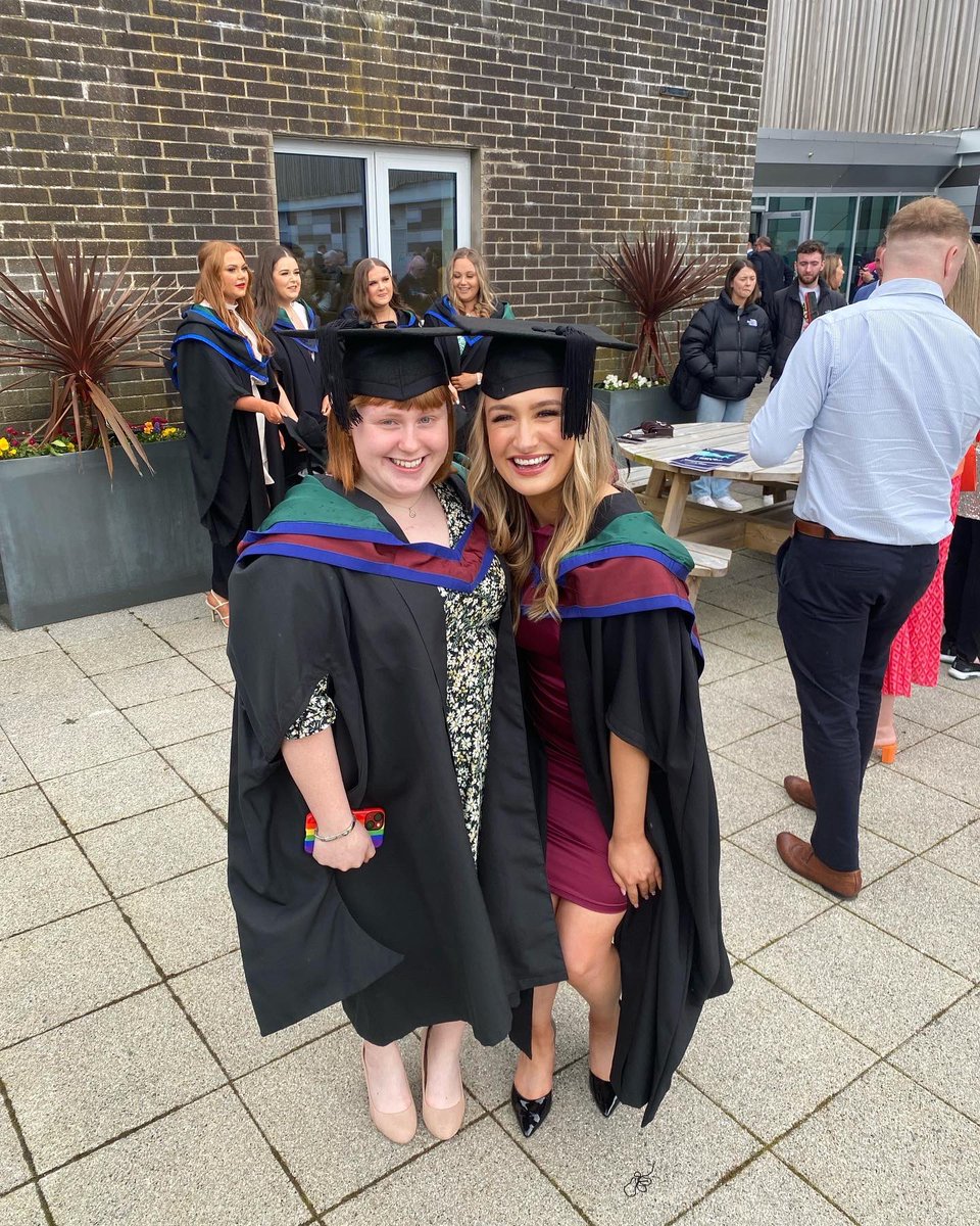 Chloe_Murray_'s tweet photo. Forgot to update everyone to say that I finally received my masters in journalism!👩‍🎓 

Onto the next best thing…finishing my NCTJ accreditation (one last exam…shorthand…🤦🏽‍♀️) https://t.co/sseuefTraj