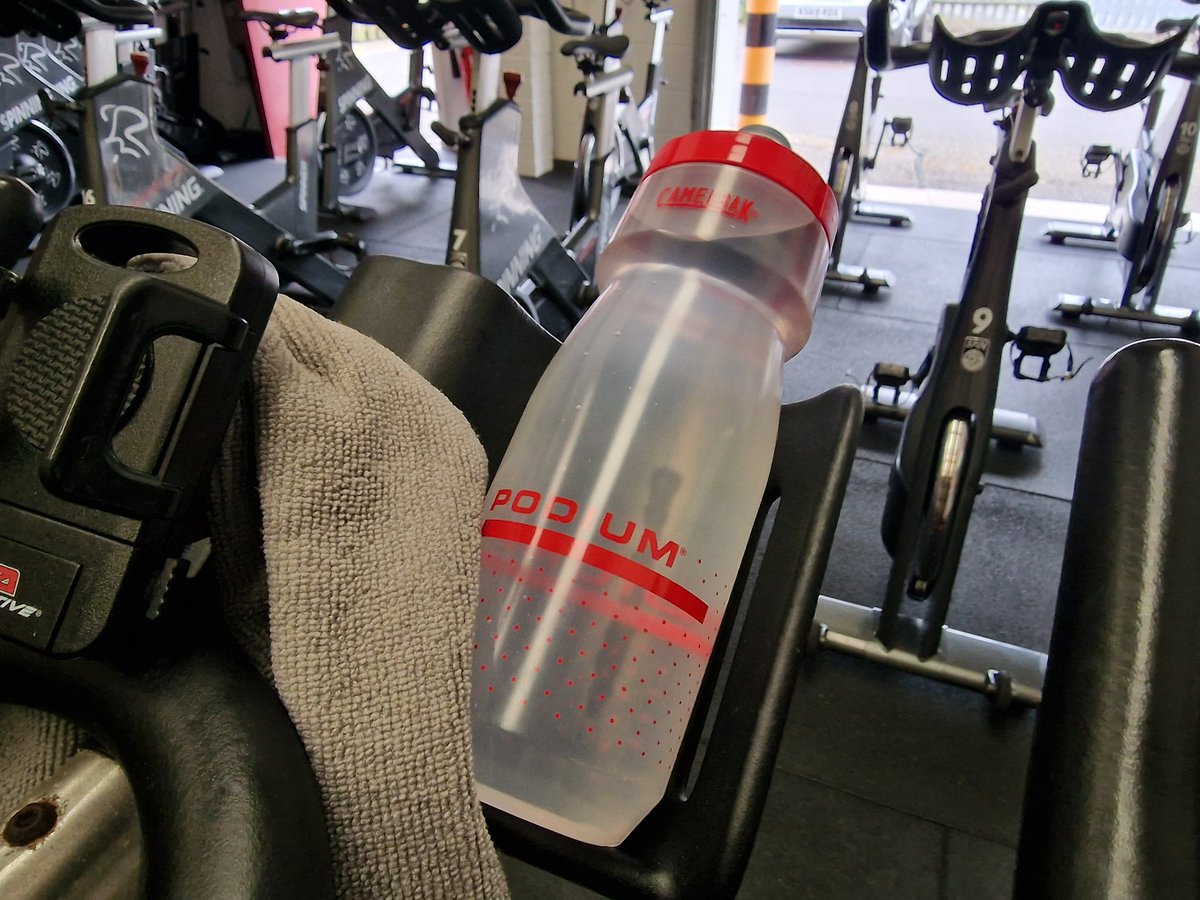 Fit4_the_Future's tweet photo. Hope my new @camelbak bottle makes me spin faster 🚴‍♂️💥🤣 https://t.co/24yK4zLh32
