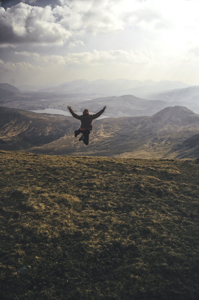 @chasedavidsson jumping for joy because he won’t have to worry about the wind anymore 😎

Why is that? Because he has our Whistler Windbreaker jacket on💨 Forget the wind and keep adventuring.

#coalatree 
#ecomindedgoods 
#greettheoutdoors