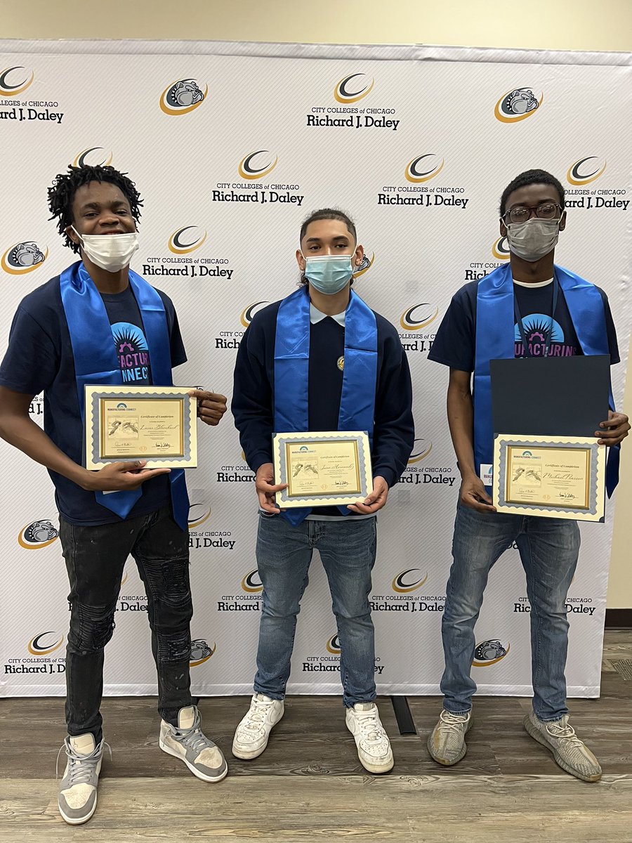 benoblercmsa's tweet photo. Congratulations to Lavar, Juan, and Michael for completing the manufacturing connect training program!! 
#ceremony #certified #rcscholars #accomplishedthat https://t.co/XZldCAwV6O