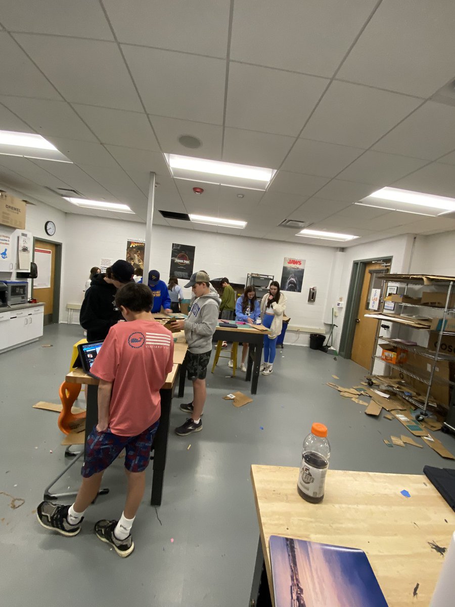 MmeMiller28's tweet photo. 8th graders are hard at work in the Spark Lab, creating 3D replicas of Parisian monuments for next week’s virtual tour of Paris. @DPM_Library @PrincipalHerion @LakeForestSD67 https://t.co/iNMcUTKAcx