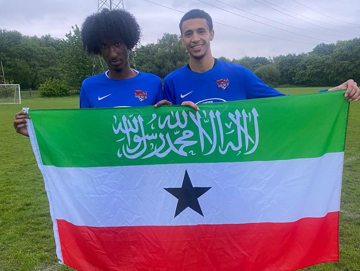 TigerBay2018's tweet image. Emphatic win today winning 6-1 in the semi final of the Combination Cup. Heavy rain hit us but it didn’t stop our community from turning up. 

Awed ⚽️
Malik ⚽️
Yusuf ⚽️ 👑 MOTM 
Ashraf ⚽️
Abdulla ⚽️
Ahmed ⚽️

#Somalilandhanoolaato #TigersDen 

#3Finals 🐯💪🏾❤️