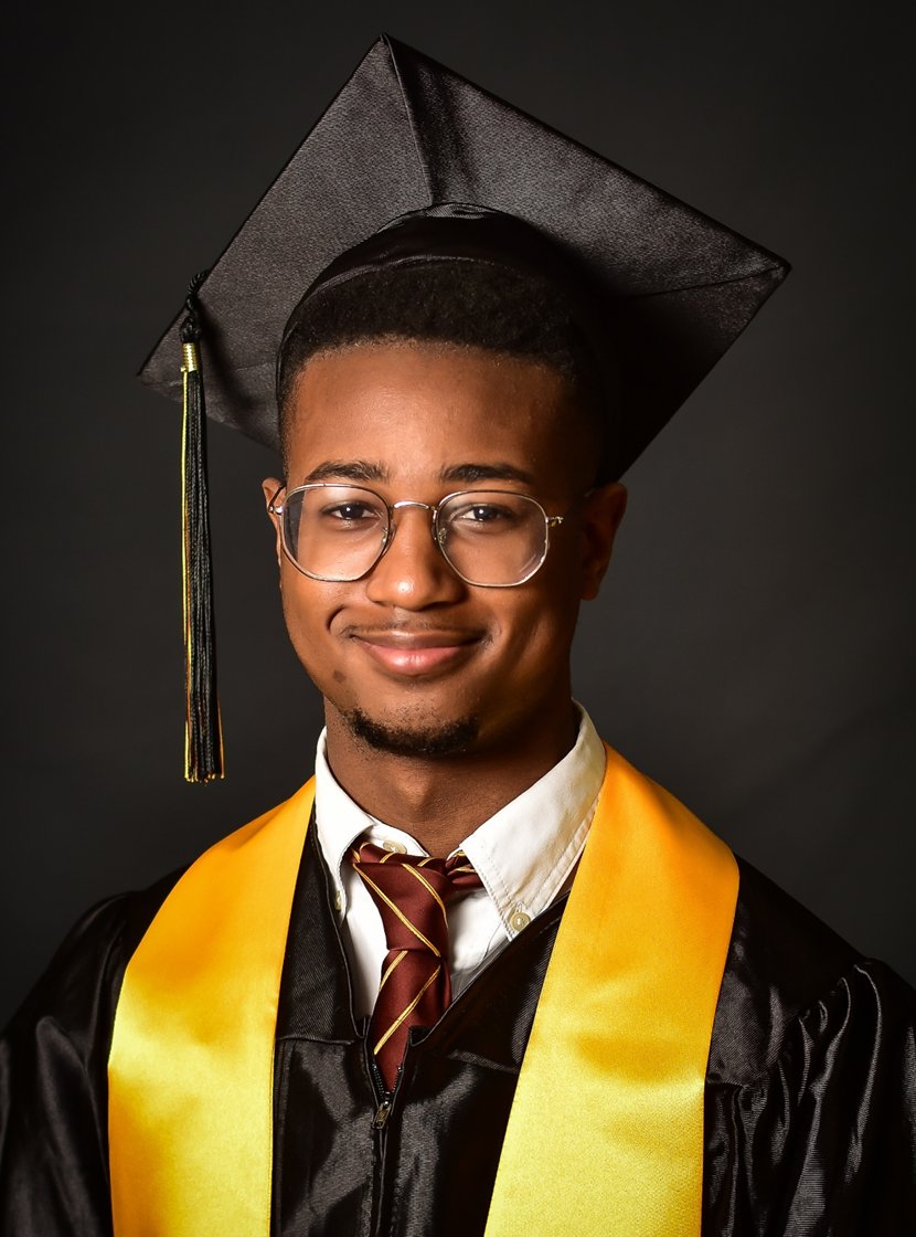 School2WorkOCPS's tweet photo. Congratulations Maurice!! You did it!! #AltEdGrads #UniversalEducationCenter #ReThinkAltEd #OCPSAltEdRocks https://t.co/v9pmsV0LCY