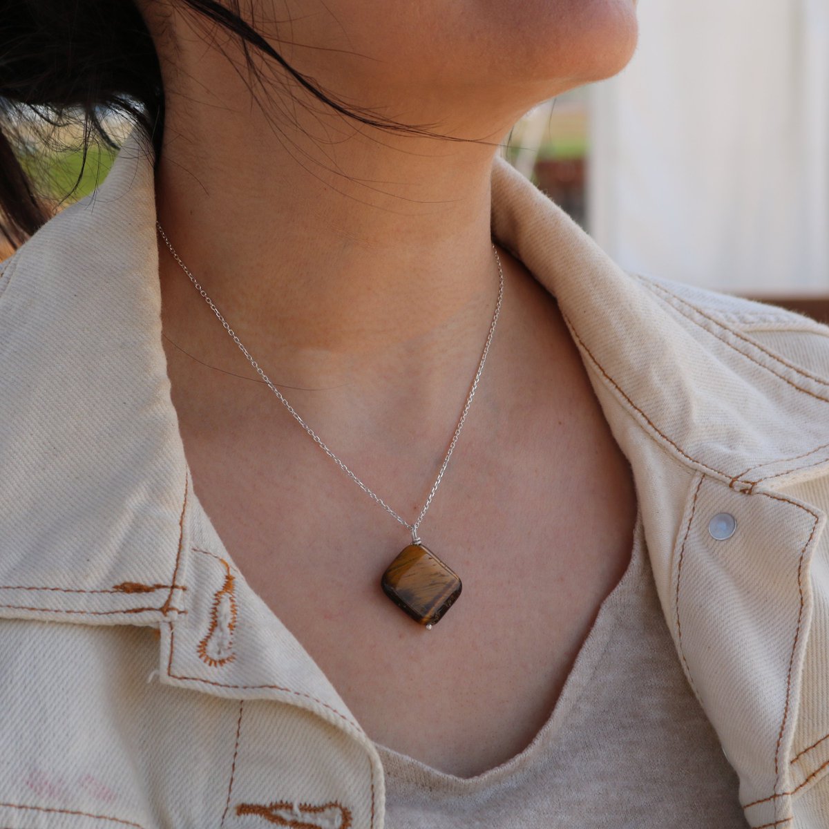 Natural Large Brown Tiger Eye Pendant Necklace with Silver Chain

(US-only)

amazon.com/dp/B07CL9C8BK

#Streetwear #StreetStyle #UrbanWear #SimpleFits #DailyLook #MinimalMovement #UrbanFashion #Urban #Casual #StreetFashion #WhatIWore #FashionDaily #StreetLook #LookOfTheDay