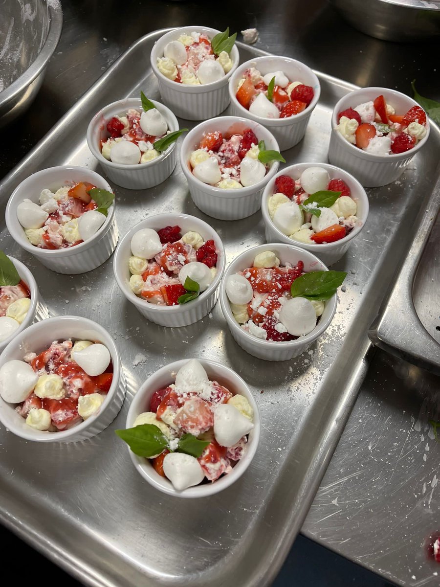 Thank you to our amazing sponsors  who have supported our Junior chef academy @HighburyCollege <a href="/CGUKApprentices/">Apprenticeships@CGUK</a> tonight <a href="/TLHFF/">Harvest Fine Foods</a> <a href="/JohnSheppardltd/">John Sheppard Ltd</a> <a href="/Nisbets/">Nisbets</a> also for all the weeks that make up this amazing 10 week course to inspire the future of #hospitality #chefs