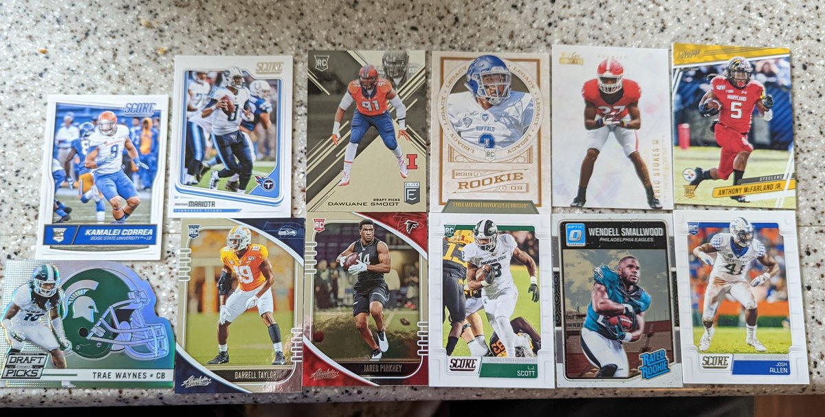 Brad317305's tweet photo. Got my @scottyksdotcom @minutemancards @MinutemanTix hit packs for football and NASCAR! Very sweet mystery packs always love these !! https://t.co/rG1zdeU95v