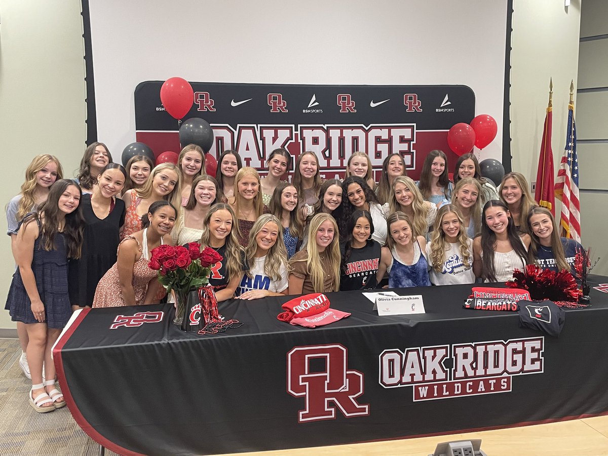 THAT just happened! Congratulations to all five of our DanceCat signees. 

🥳🥳🥳