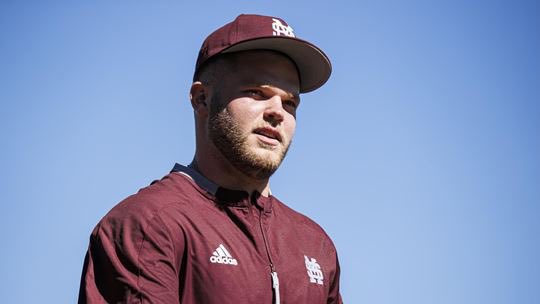 JoelTColeman's tweet photo. He’s the first base coach for @HailStateBB. But he might’ve had a memorable moment or two before that too. @landoosims joins @loganlowery &amp; me for a great conversation on Dear Ol’ State.
Apple: https://t.co/VZkDb6T22a
Spotify: https://t.co/UNUTb00N80
Web: https://t.co/PFsUtO7f50 https://t.co/irquFSfXrA