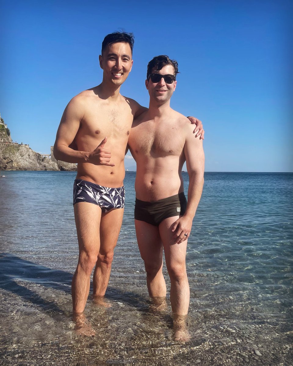 JasonsAcumen's tweet photo. When your best friend meets you in Italy all the way from Vietnam, you ensure you wear the appropriate swimwear to show the Europeans how itโs done. #sungalife ๐บ๐ธ๐๐ฝ๐๐จ๐ปโ๐คโ๐จ๐ผ https://t.co/KkzxTsTirC