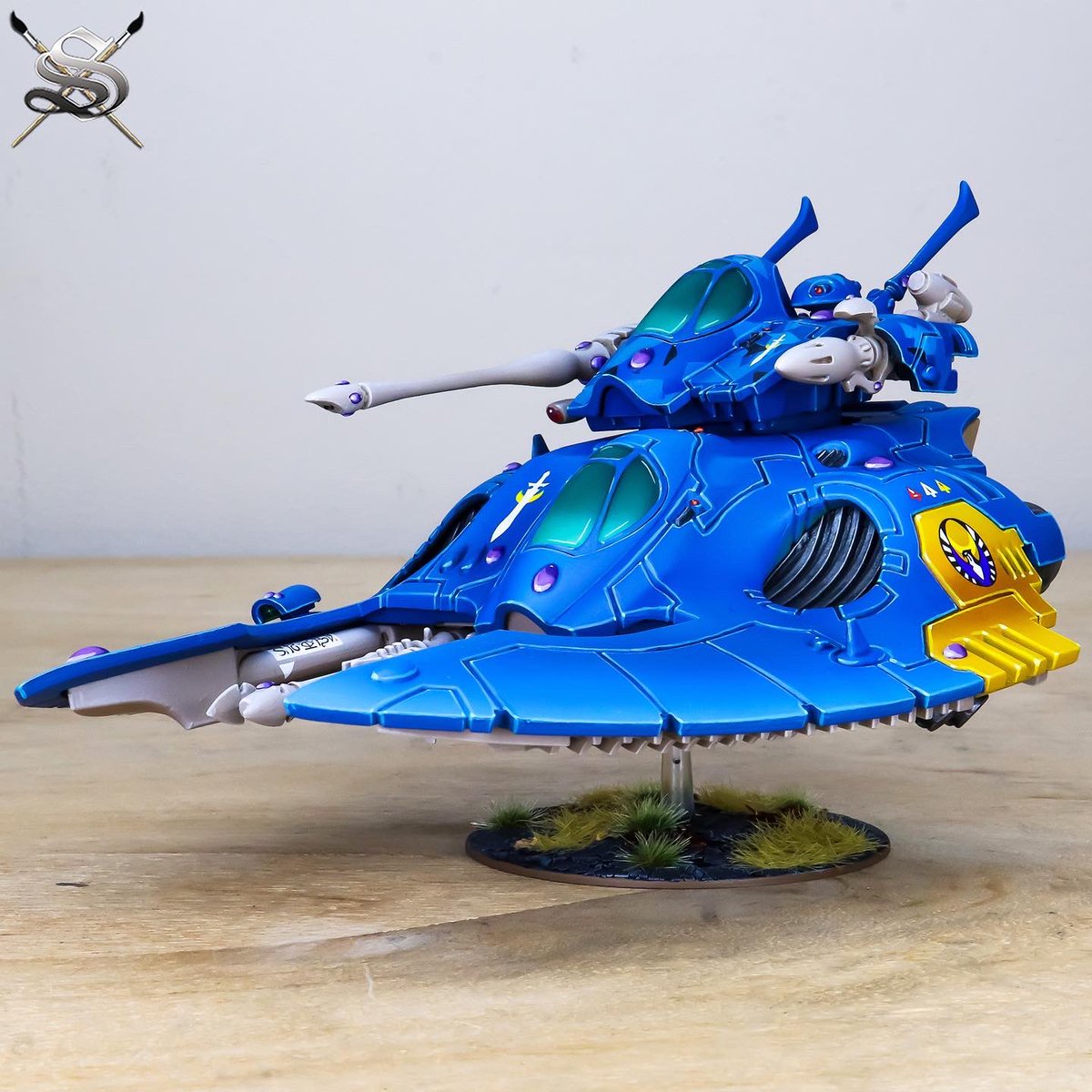 SiegeStudios's tweet photo. “SWIFTLY CARRY US TO THE FOE!” An awesome Alaitoc Eldar Flacon grav tank from an army phase we’ve wrapped up!
Book your commission:
https://t.co/jwbtgJUCD5
#eldar #aeldari #eldars #eldar40k #ulthwe #ulthwé #waveserpent #aeldaricraftworlds #alaitoc #falcongravtank https://t.co/Gxxu1rzcqJ