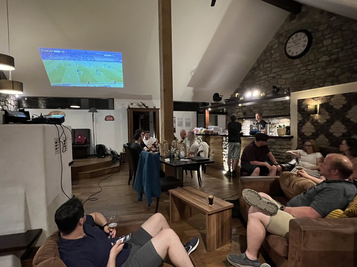 hluecke's tweet photo. Team-Event mit @inside_digital in Belgien. Das #EuropaLeague Finale haben natürlich auch wir hier im Blick. Auf gehts, @Eintracht! #FRARAN #UELfinal https://t.co/14U2fE4922