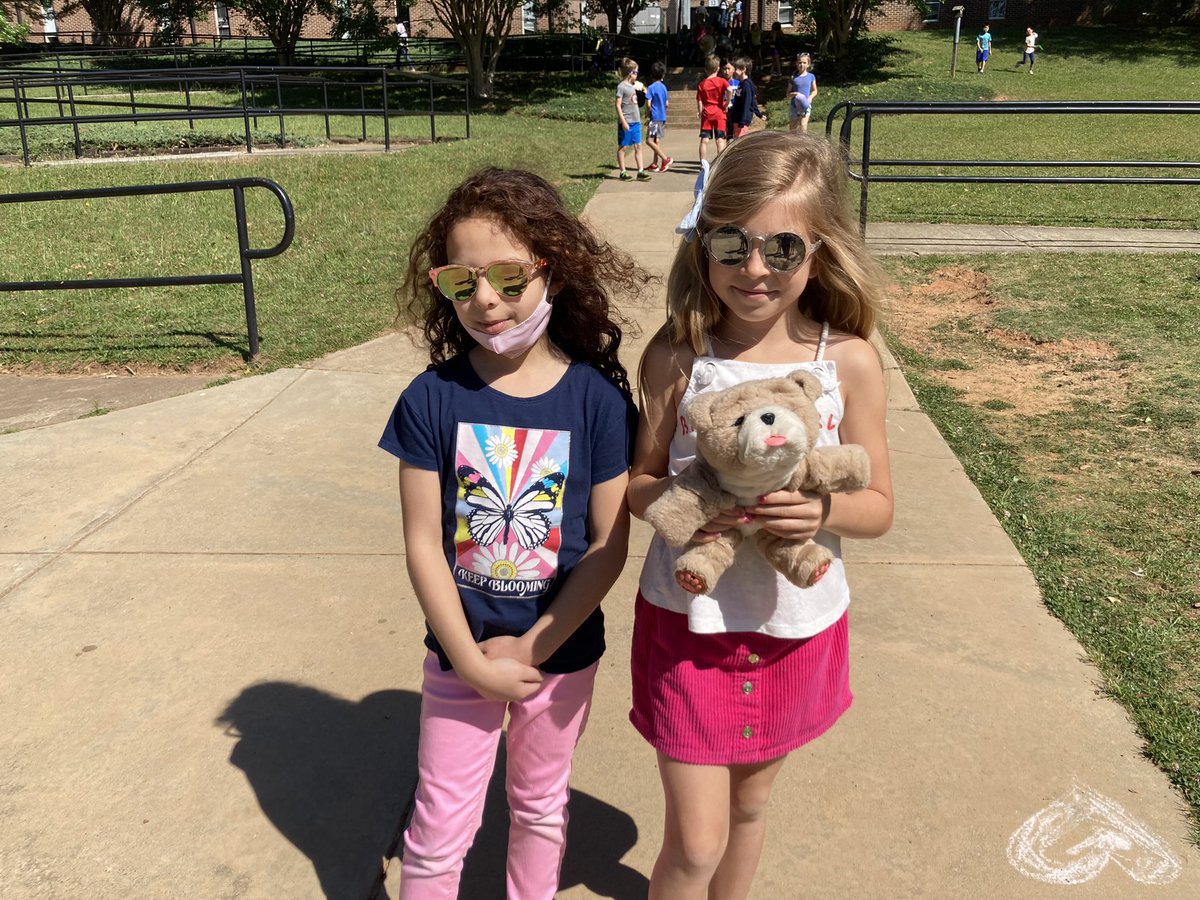 SheriMcmann's tweet photo. Looking cool on “S” day! #abccountdown @DolvinES #DolvINcredible 😎 https://t.co/TWqRTtQkOP