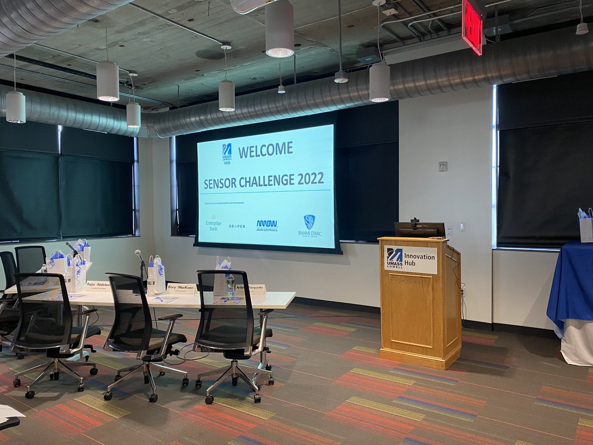 ihub_uml's tweet photo. Less than 30 minutes until our Sensor Challenge Pitch-Off! We’ll hear #Innovative new ideas in #SensorTechnology from our finalists. #SensorChallenge https://t.co/DOEWa9dJs2