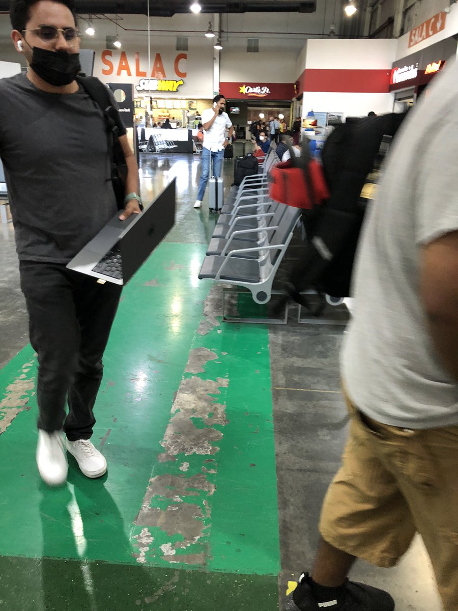 elcarlosmixtico's tweet image. No se remamen jaja esa foto la tomó su servilleta y a las pruebas me remito jaja