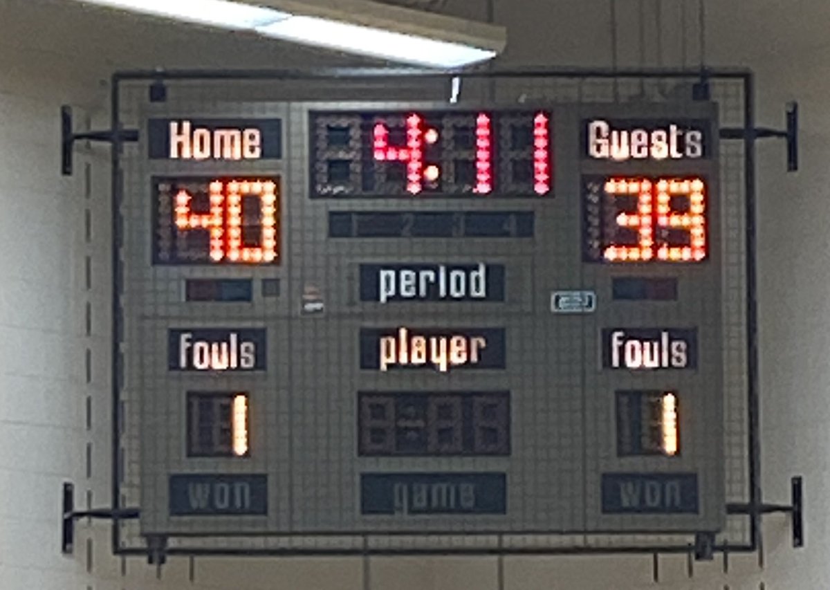 thattoddtaylor's tweet image. Fought back from a 12 point deficit at the half…. Time to make it count #bewolves @WCI_YRDSB