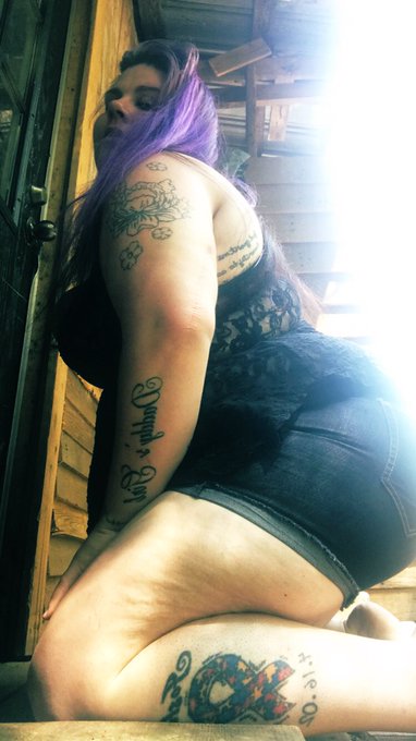 Happy Wednesday who wants to make me smile $boog0325 https://t.co/s57wEH6TD2<a href="/tag/throwback"class="tags"><span>#throwback</span></a>