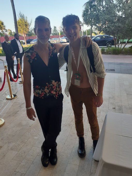 Outside the #xbizcamawards with the delicious @onlyfansben https://t.co/zSgr8VFYjZ