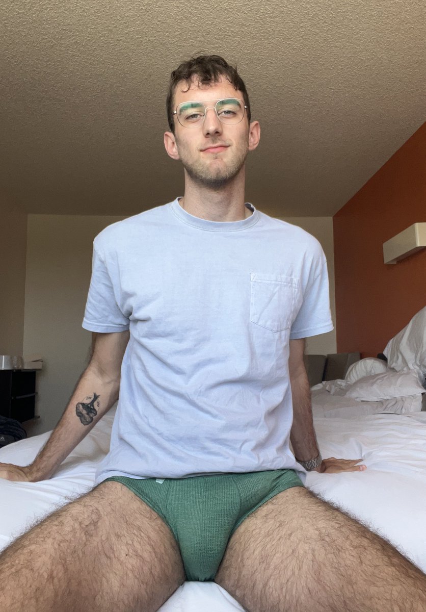 zachmanorrat's tweet image. My laps open if anyone would like to come take a seat