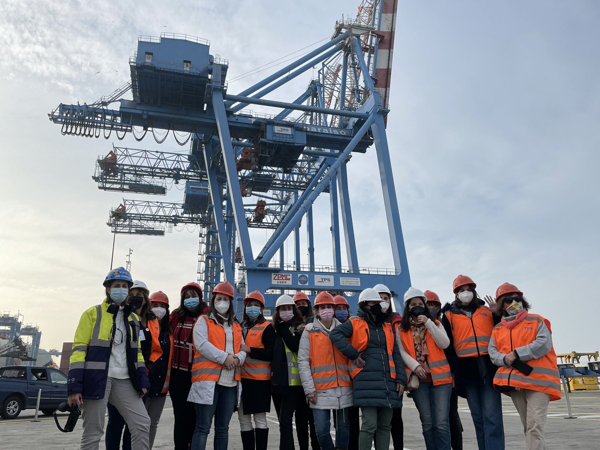 #WISTAChile en las instalaciones de <a href="/TPS_Valparaiso/">TPS Valparaíso</a> #WomenInMaritimeDay <a href="/IMOHQ/">International Maritime Organization</a> <a href="/WISTAInt/">WISTA International</a> <a href="/mundomaritimo/">MundoMaritimo</a> <a href="/ClaudiaMagna2/">Claudia Magna</a> <a href="/DespinaPan/">Despina Panayiotou Theodosiou</a>