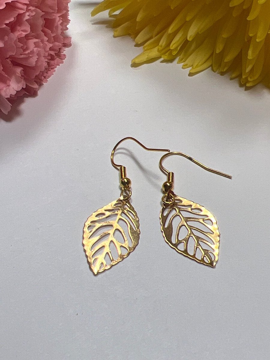 BennyM1029's tweet image. Excited to share this item from my #etsy shop: Leaf Earrings, Gold Earrings, Minimalist Earrings #leafjewelry #leafearring #simpleearring #filigreeearrings etsy.me/3adOoaF