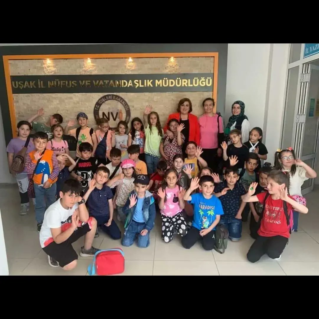 Uşak Nüfus Müdürlüğümüzü keşife gelen, kendileri küçük yürekleri büyük, Banaz İlçesi Şehitler İlköğretim Okulu 2.sınıf öğrencileri ziyaretleri ile Kurumumuzu şenlendirdiler 🧿
#HayatınızınHerAnında
<a href="/TCNufus/">Nüfus ve Vatandaşlık İşleri Genel Müdürlüğü</a>
<a href="/TC_UsakValiligi/">Uşak Valiliği</a>
<a href="/sefikaygol/">Şefik AYGÖL</a> 
<a href="/banazkaymakam/">T.C. Banaz Kaymakamlığı</a>
<a href="/UsakNufus/">Uşak İl Nüfus ve Vatandaşlık Müdürlüğü</a> 
<a href="/IlceUsak/">Uşak Merkez İlçe Nüfus Müdürlüğü</a>