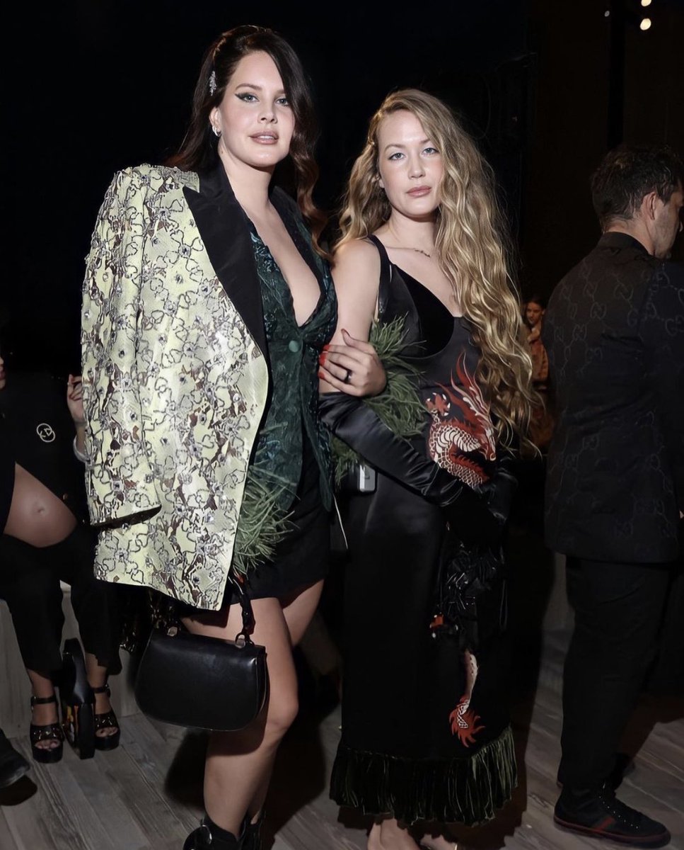 .@LanaDelRey and @yourgirlchuck at the #GucciCosmogonie fashion show at the unveiling of Alessandro Michele’s @gucci Cosmogonie collectionin Castel Del Monte.