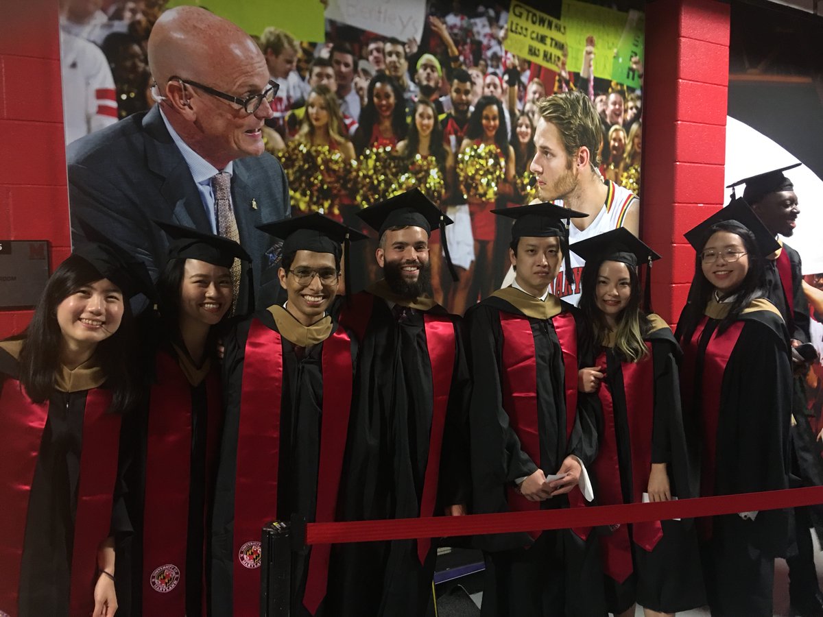 SmithSchool's tweet photo. Help us congratulate the #Maryland Smith Class of 2022, at the graduate ceremony right now! 🐢 🎓 #SmithGrad #UMD #CollegePark https://t.co/fKsuJwC8K2