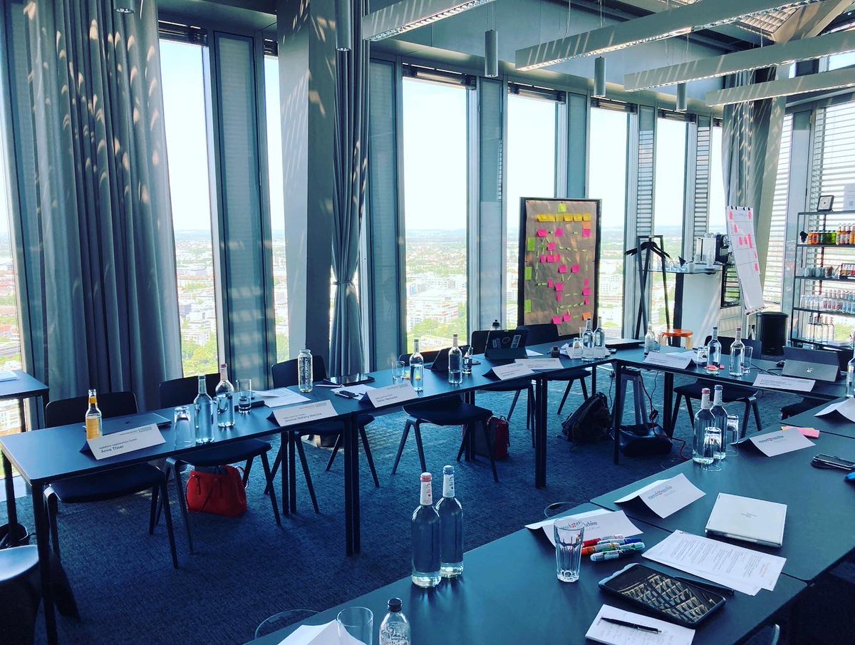 schroederluegde's tweet photo. Heute in einem coolen Gebäude einen Vortrag zum Thema #BuildingIOT und #BIM gehalten. Klasse Aussicht über #München genossen. An- und Abfahrt natürlich klimaneutral mit der @DB_Presse https://t.co/wCOII8Ixb2