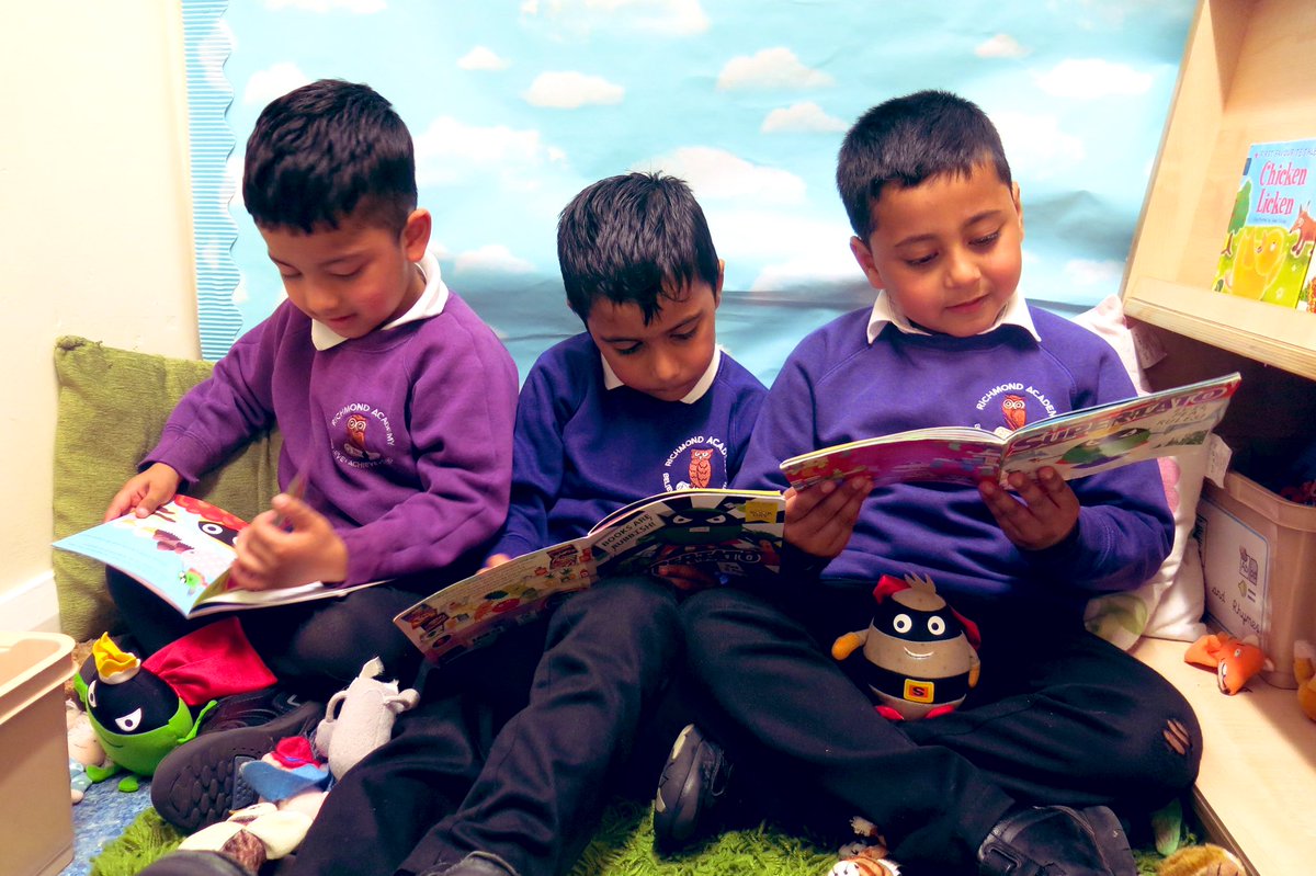 misssmythe_HT's tweet photo. When you catch a gorgeous moment like this 💜✨📚
#ReadAchieveSucceed #EYFS #EarlyYears #EYReading #ReadingForPleasure https://t.co/wZk5cuu4Os