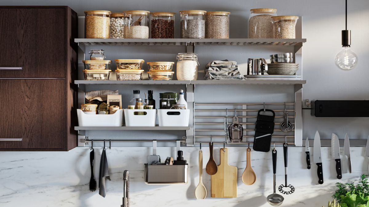 Make the most out of your kitchen space with these #organizationideas. #hometips  cpix.me/a/143775017