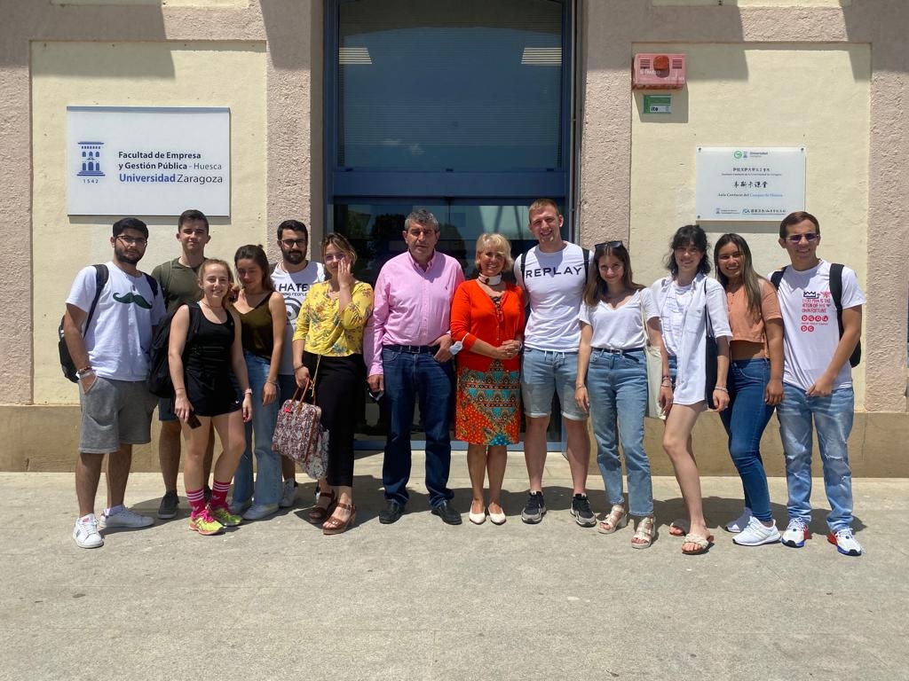 Estudiantes de la asignatura Sociología de las Organizaciones de 4° de ADE de la #FEGP han recibido al empresario <a href="/inaalmudevar/">IgnacioAlmudévar</a> fundador de #AGROPAL. Medio ambiente, compromiso social y sostenibilidad económica han sido algunos de los temas trabajados. Seguimos adelante FEGP