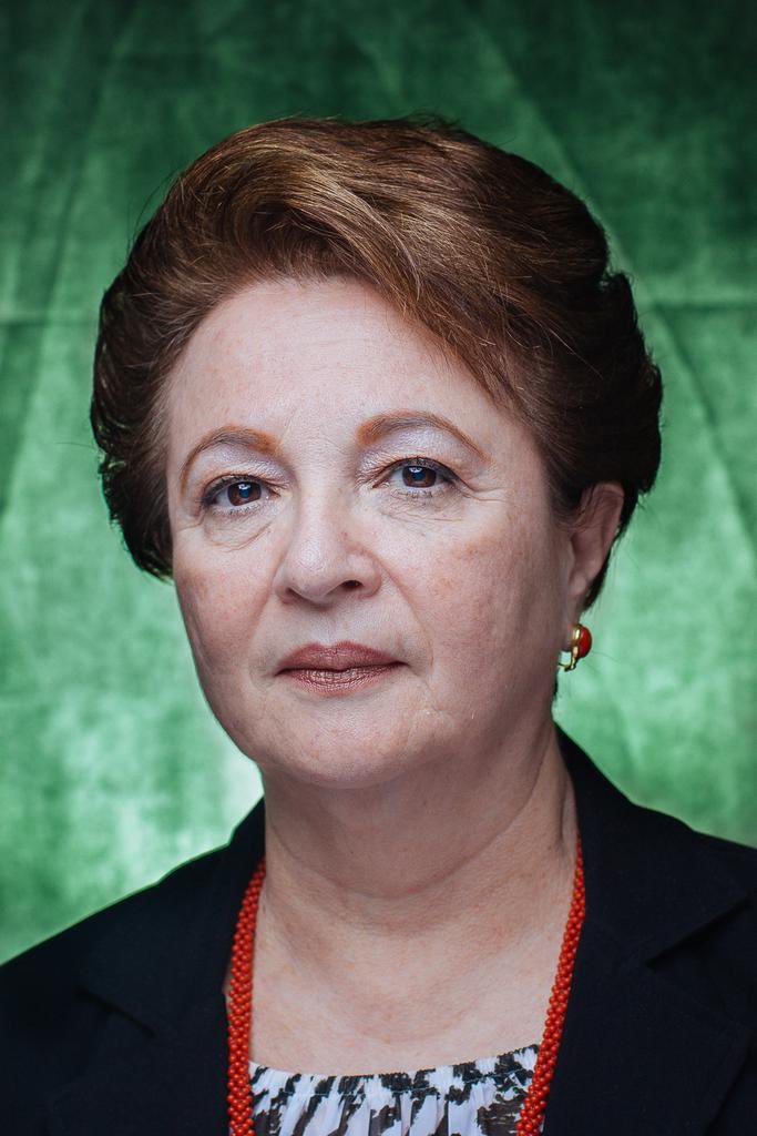 JoseMFariasM's tweet photo. El 18 de mayo de 1992, hace 30 años, siendo Secretaria de Educación la Maestra María Cristina Ojeda Macossay,  la Federación le transfiere al Estado de Campeche la operación de la totalidad de los servíos de Educación Básica y Normal. https://t.co/urayuMHhNI