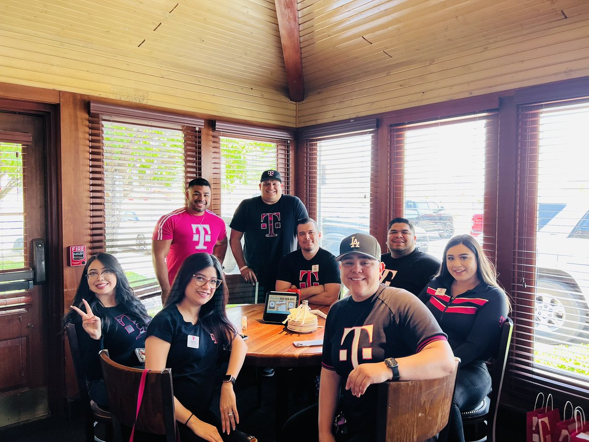 yajaira_cabral's tweet photo. Congratulations to the magenta bleeders for the month on April !! Keep up the great job guys it does not go unnoticed !! We have multiple repeaters and we love it !! @JJGudino3 @Vizcaino9 @DaisyLeQueen @VanessMolinar @WowYessi @tmobile @ScottMcCarthyAZ https://t.co/UZ3ledJVPW