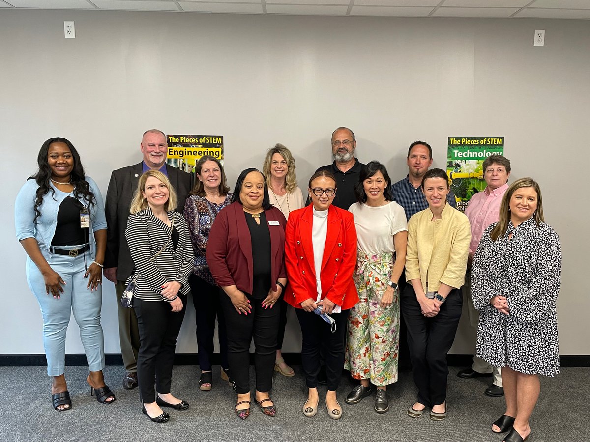 ShawneeCollege's tweet image. The Shawnee Community College Extension Center in Cairo is where you'll find the Illinois Department of Human Services Mobile Processing Center. Stop by on Thursdays between 10 a.m. and 4 p.m. #IDHS #health #myscc #chooseSCC