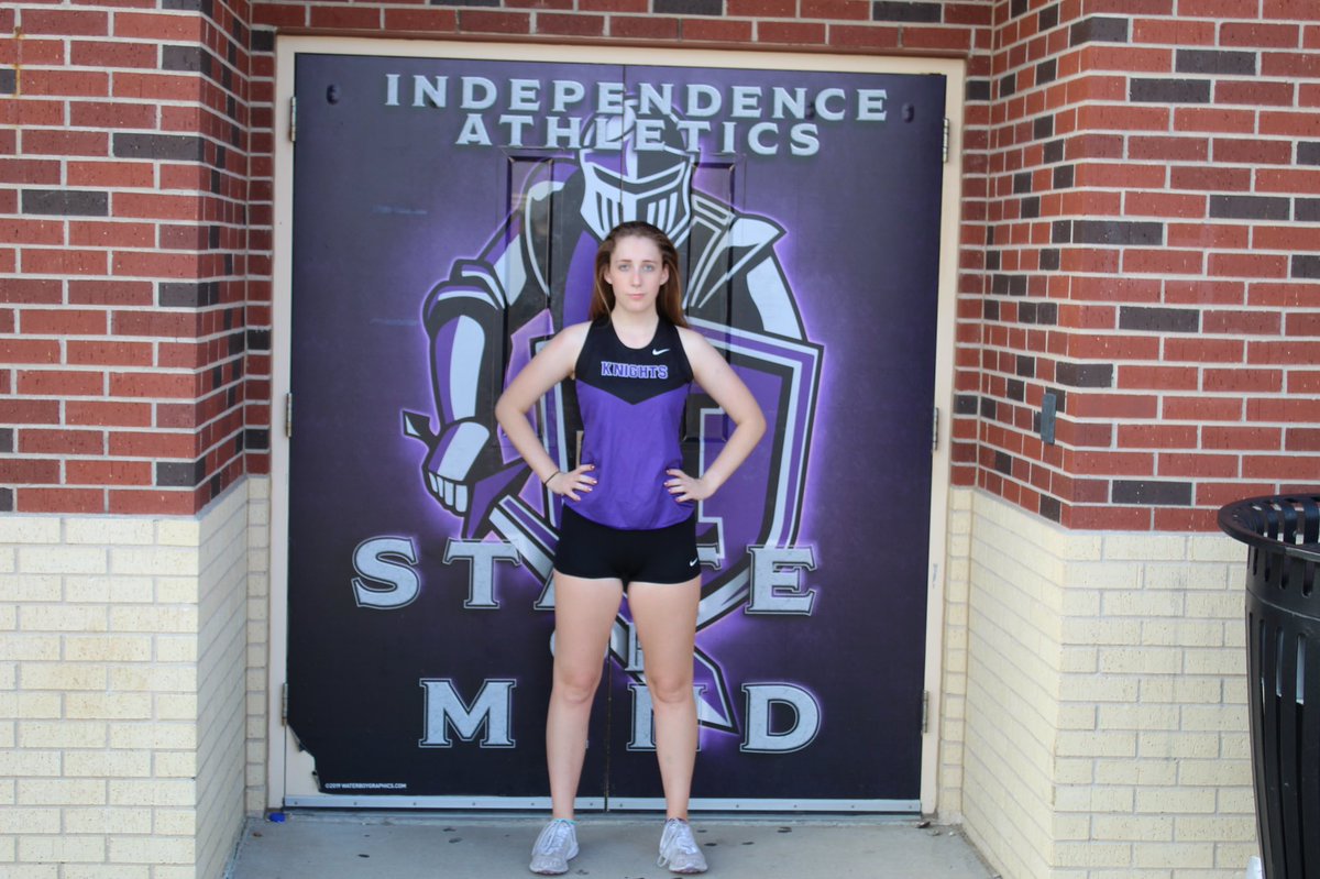 meghan_loosli's tweet photo. so thankful for the last four years as a member of the IHS knights track and cross country team! not only have i learned running skills and perseverance, but many valuable life lessons!!💜💜💜

#ihsknights #knightforever #stateofmind #knightinspired https://t.co/uCZKBmaM1K