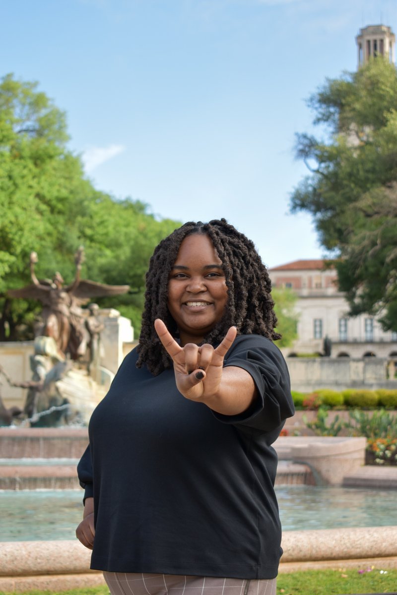 UT_Rapoport's tweet photo. Congratulations to Rapoport Scholar Taylor Kennedy! T-minus two days until graduation and Taylor's off to attend law school in the fall. Swipe to learn more about her plans to become a lawyer in the public service or public interest sector! #UTGrad https://t.co/EoE0STH4op