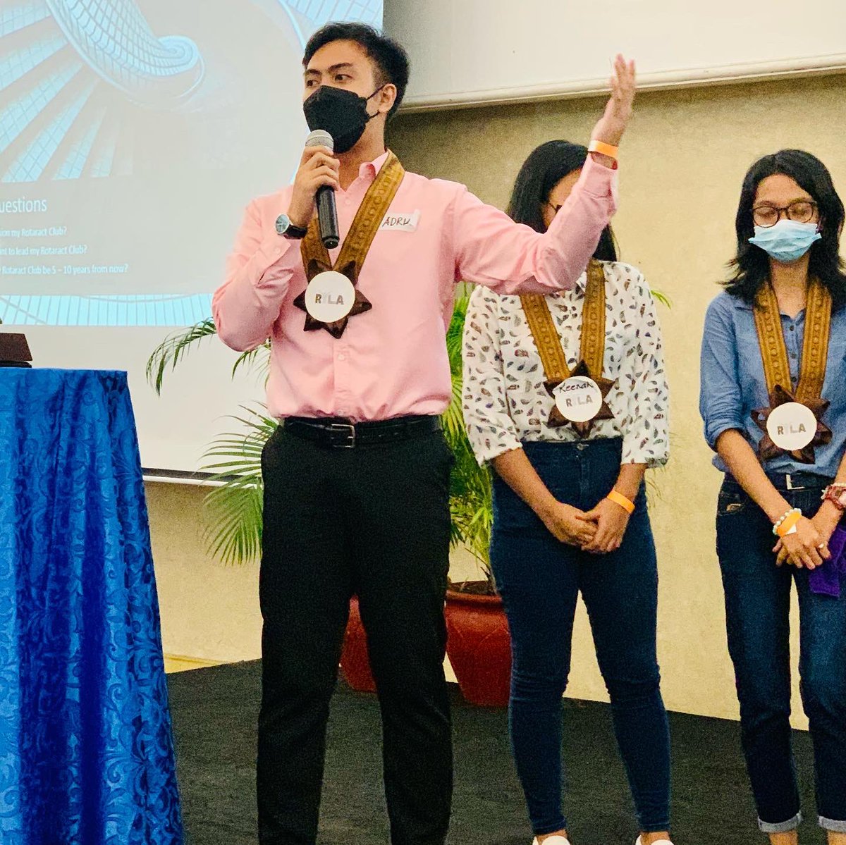 RACMakatiPH's tweet photo. Rotary Youth Leadership Awards (RYLA 2022)
 
The Rotaract Club of Makati (RAC Makati), through the generous sponsorship of the Rotary Club of Makati (RC Makati), participated at this year’s Rotary Youth Leadership Awards (RYLA 2022) which was held at the Ayala Ballroom… https://t.co/ulO9wUpuao
