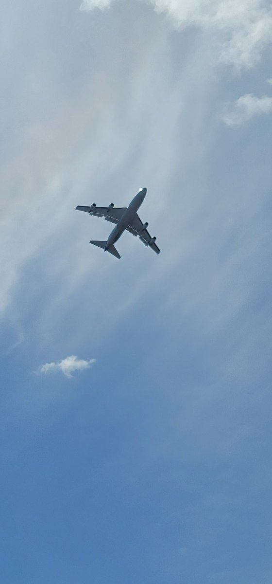 JosiesJets's tweet photo. Watching the doomsday plane during lunch. That's a big plane #e48 https://t.co/dvkOs6pMFh