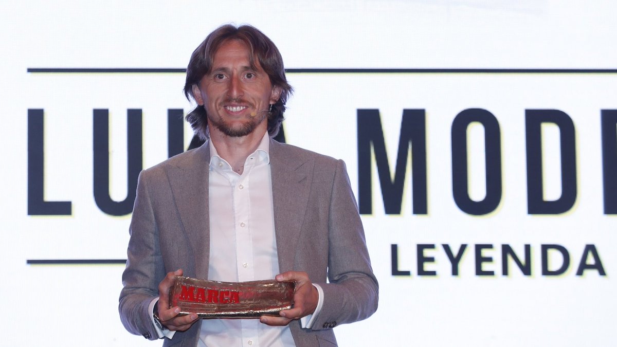 anajimenez98's tweet photo. Luka Modric: "Ser futbolista es muy difícil, pero muy bonito. Y si encima puedes jugar un día en el Madrid, es lo mejor que te puede pasar"

Y punto. https://t.co/GWkbOGJof9