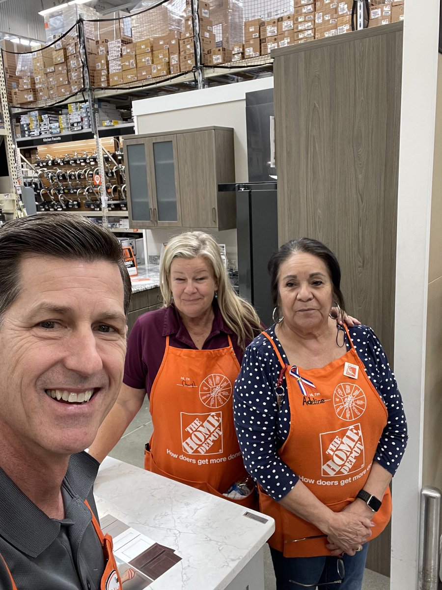 Mandy Russell tweet media