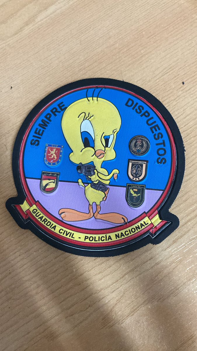 c_depelegri's tweet photo. Pues que queréis que os diga. Siempre #YoConLosAgentes Agradecida infinito por su labor en Cataluña en el 2017🧡. Y #YoSoyPiolin de aquí al infinito 💪 https://t.co/qMTILBoAnS