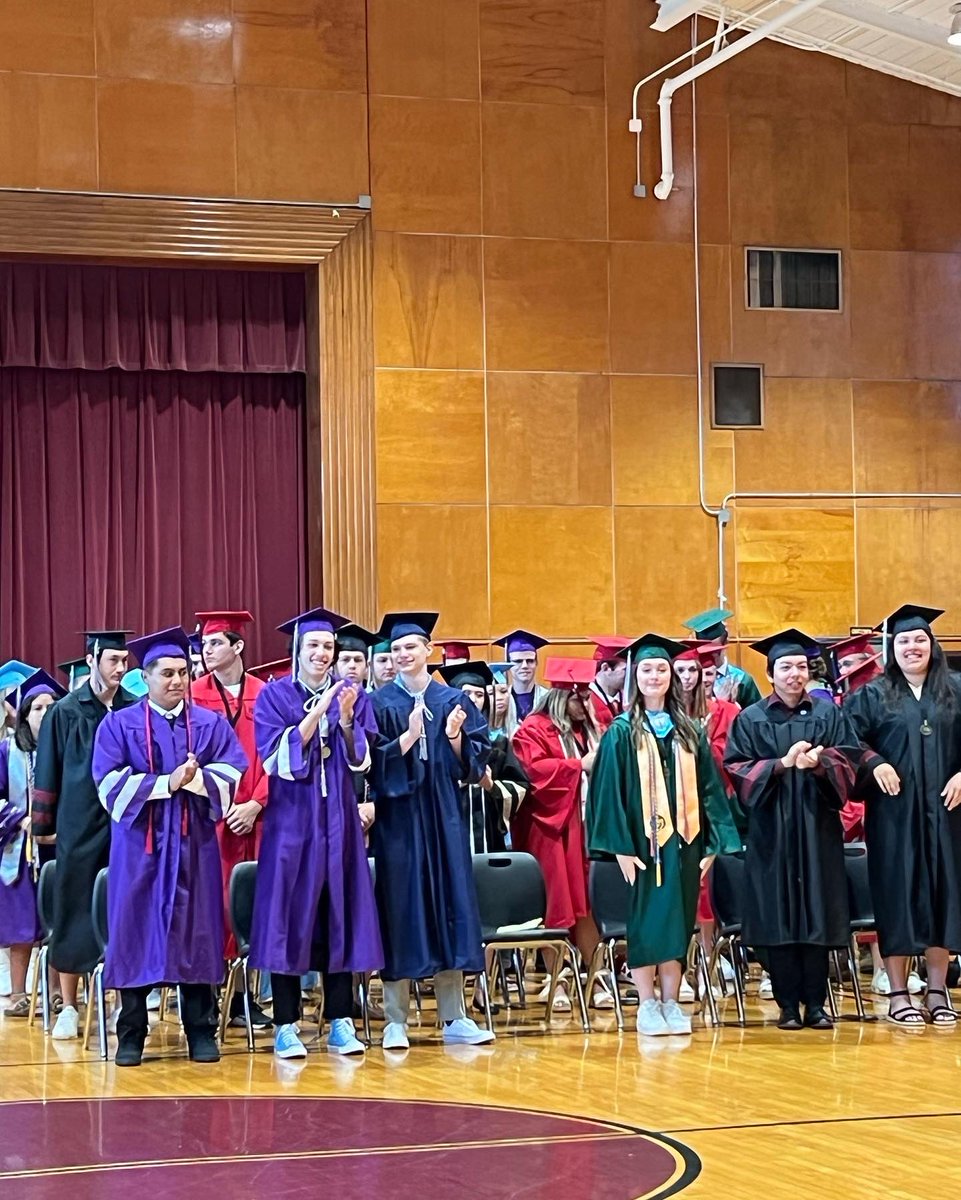 IvesterEarlyCollegeHallCo tweet media