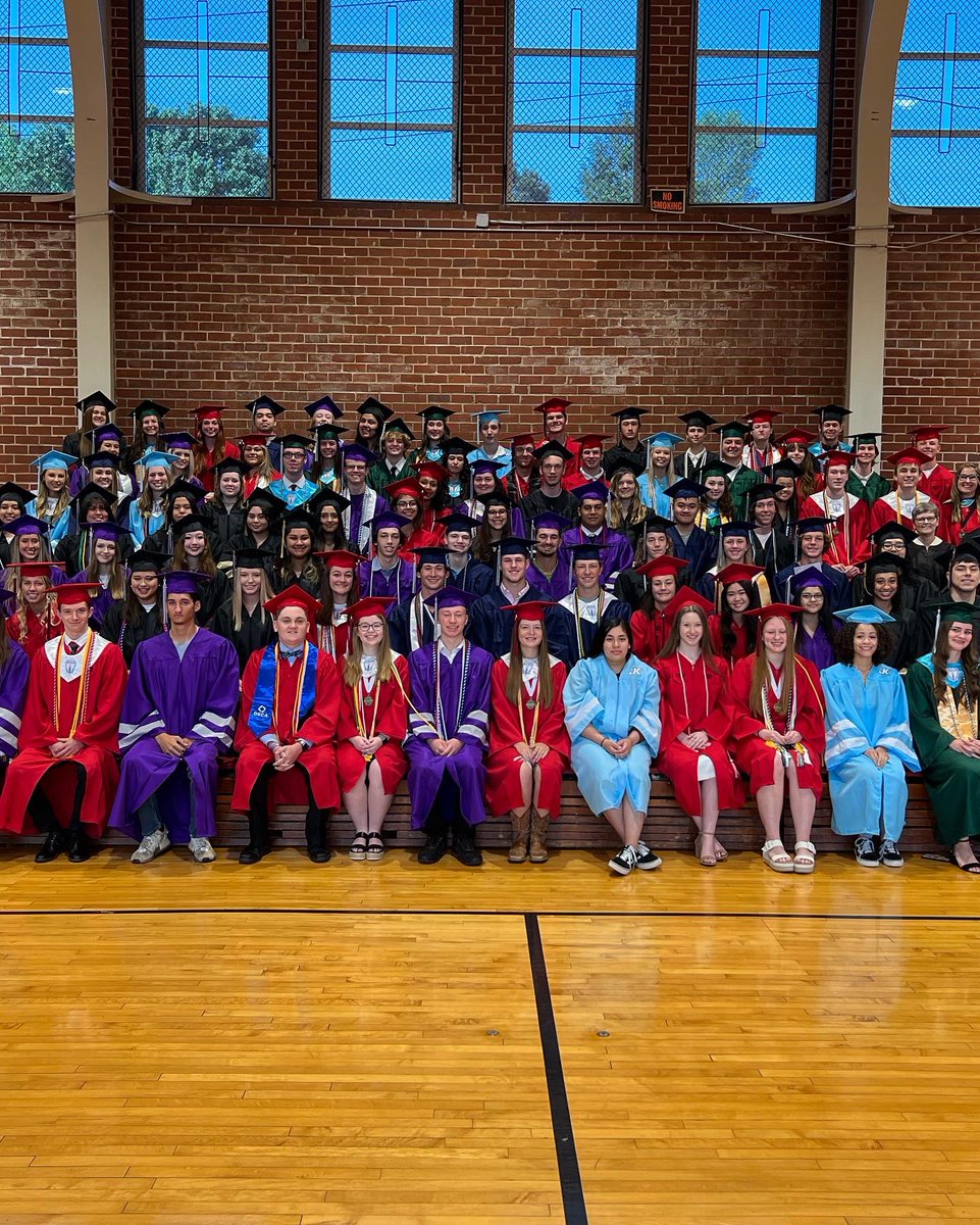 IvesterEarlyCollegeHallCo tweet media