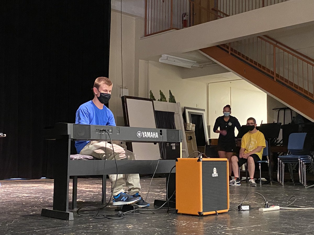 AvonViewHighSchool tweet media