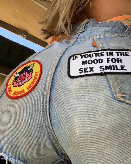 Happy humpday 😈❤️&zwj;🔥😈❤️&zwj;🔥😈 https://t.co/xkcFdtfidh