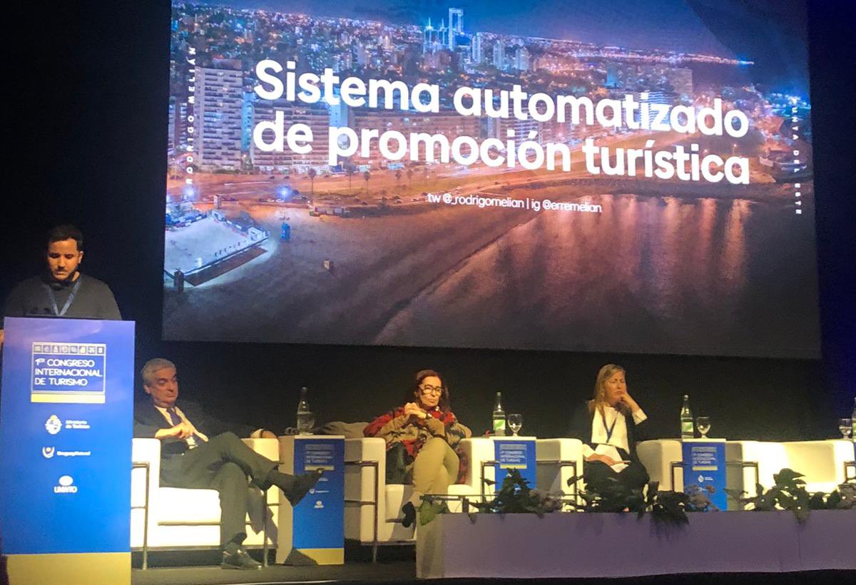 VML_Uruguay's tweet image. @_RodrigoMelian, nuestro VP Digital presentó el “Sistema Automatizado de Promoción Turística” en el marco del 1er Congreso Internacional de Turismo. @Uruguay_Natural @UNWTO