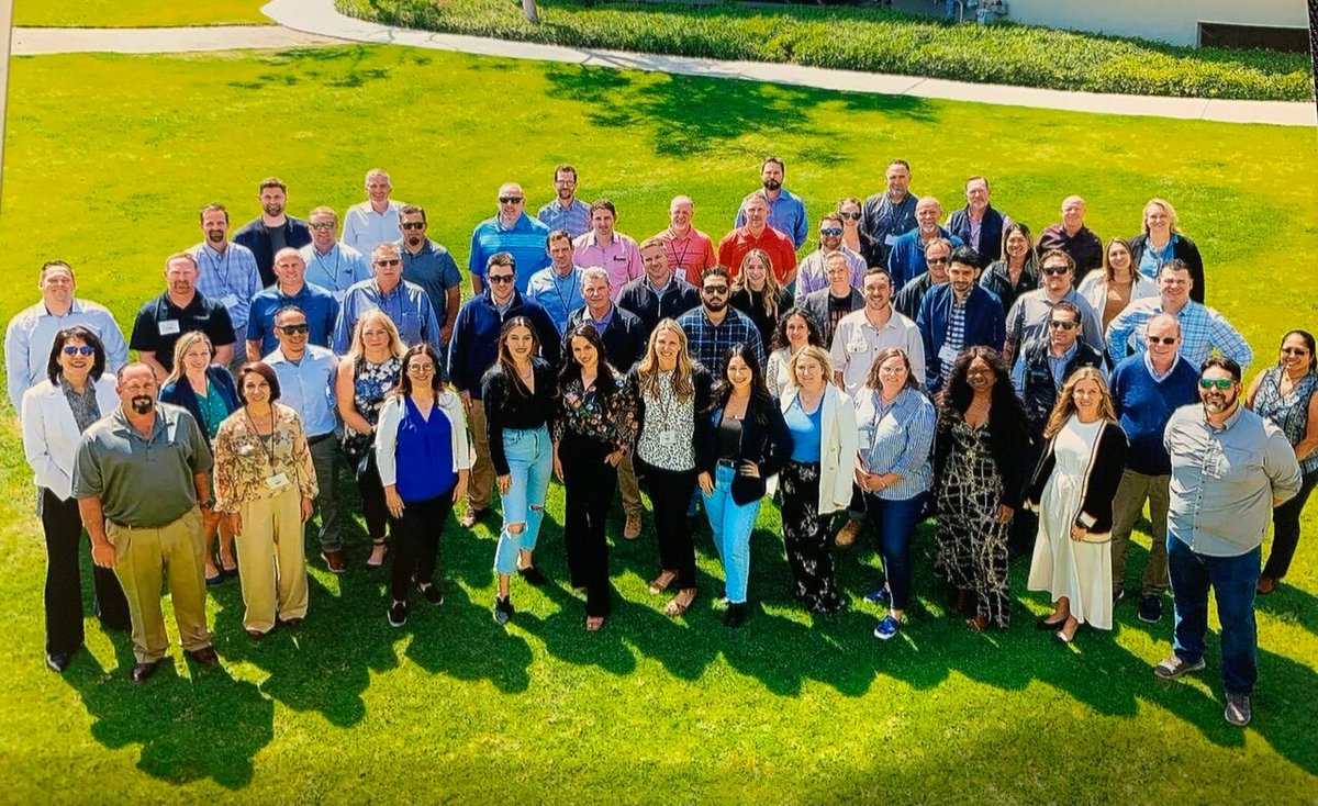 Project Engage is the product of a new joint partnership between the AGC of California and Procore. The year-long program kicked off last month with a three day gathering of over 40 construction pros from across the US. Read more here  👉 ow.ly/C89t103FBoO #ProcoreCulture