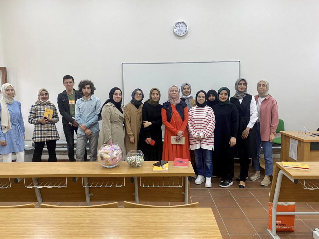 Öykü Festivalimizin üçüncü gününde Handan Acar Yıldız (<a href="/HandanAcarYildz/">Handan Acar Yıldız</a> ) ile düzenlediğimiz programımızdan bazı kareler. 🌿