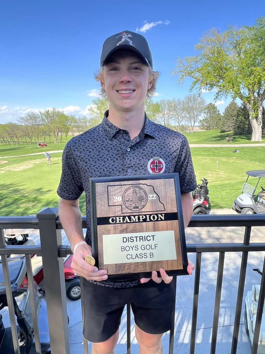 Jake Goertz ‘23 is the District Champ! ⛳️🏆⛳️